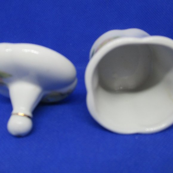 Vtg TRINKET Box PILLBOX RING Holder Porcelain White Porcelain Yellow Roses Stem - Picture 7 of 10